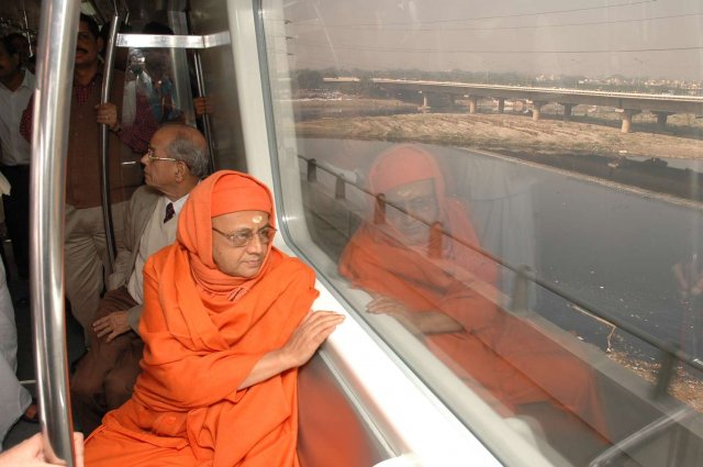 Riding Delhi Metro